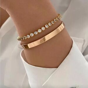 Gold bracelet